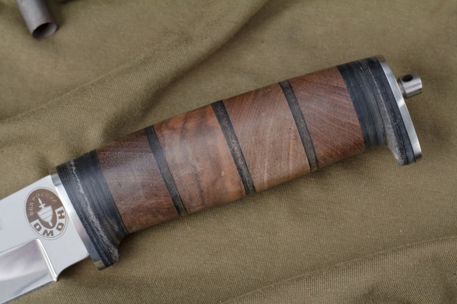 Нож Ш-5 Дерево/Кожа c символикой ОМОН Нож Ш-5 Дерево/Кожа c символикой ОМОН