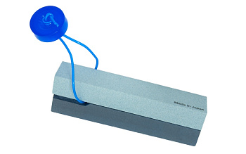 Японский комбинированный точильный водный камень 180/320 для заточки инструментов Suehiro SH/10