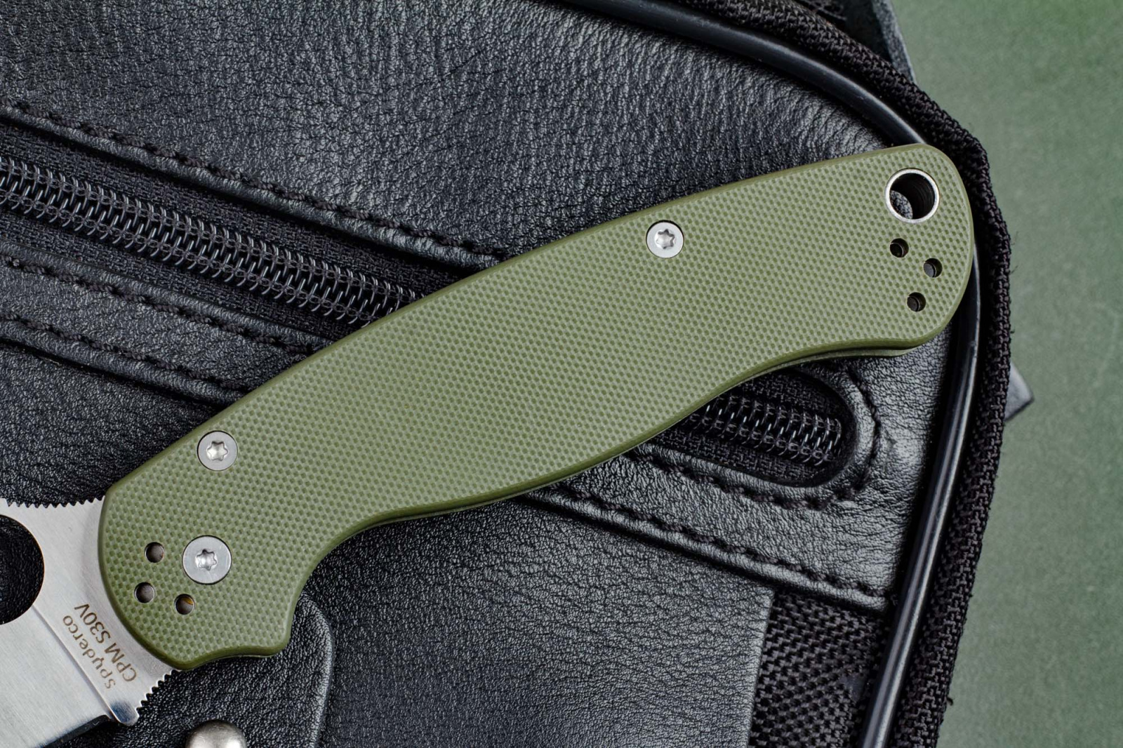 Нож Paramilitary 2 CH зеленый Spyderco