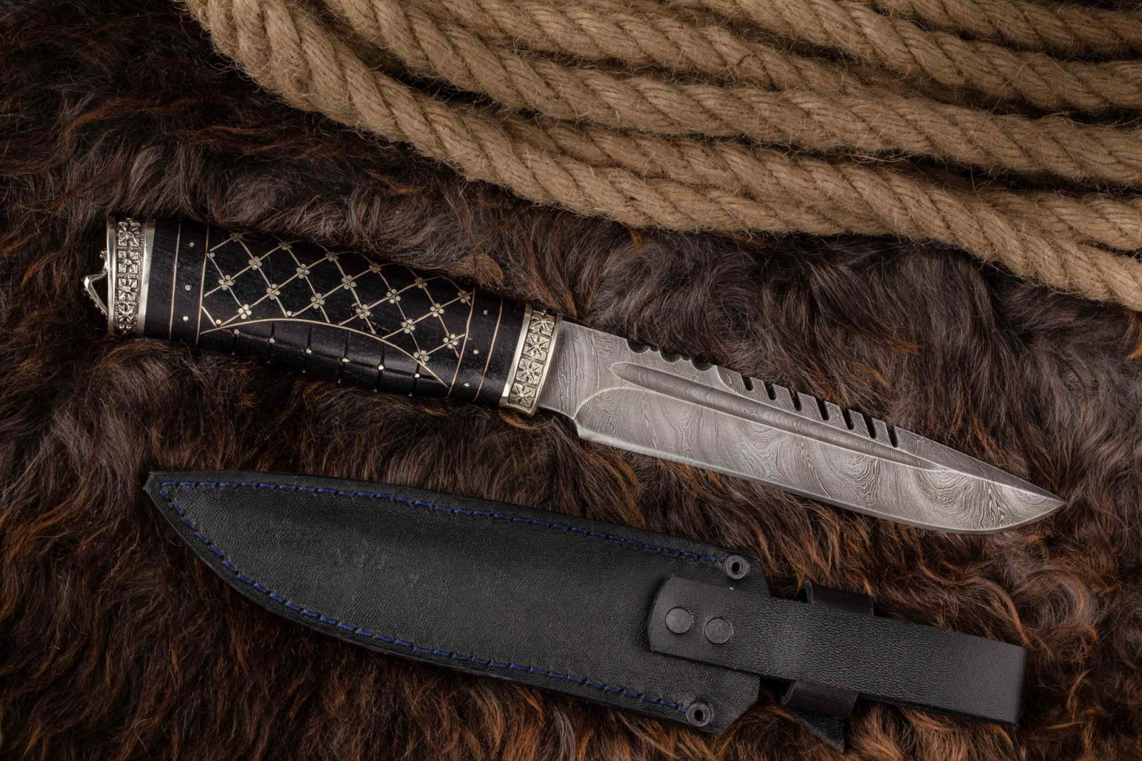 Нож Клык-2 граб/насечка дамаск Адамов