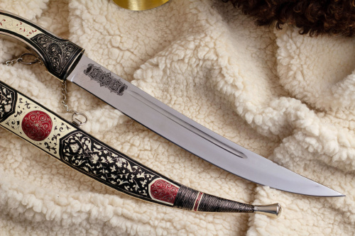 Кинжал сувенирный Ятаган Горец крашенный мельхиор Беркут Кизляр