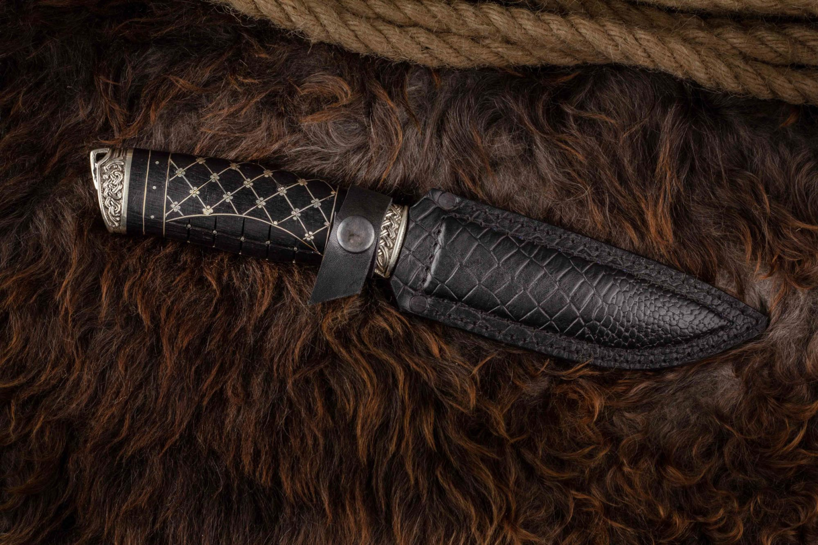 Нож Клык - 3 граб/насечка дамаск Адамов