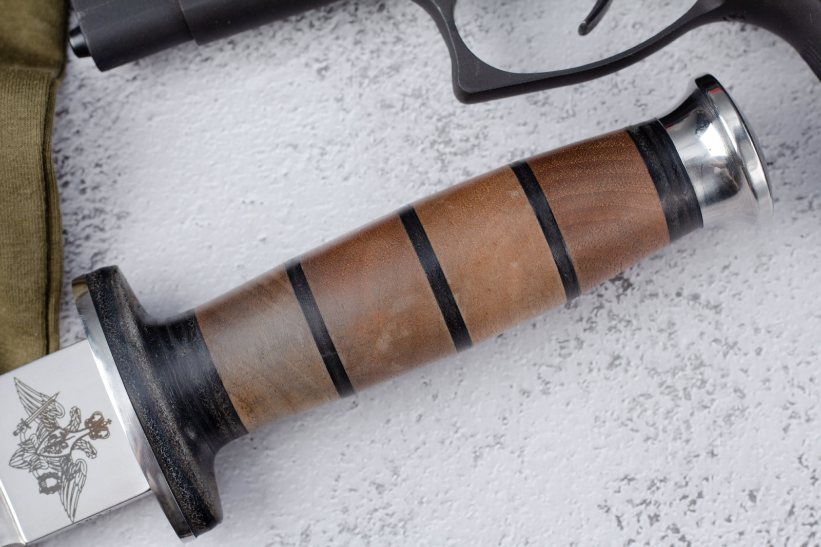 Нож КО-1 Дерево/Кожа  с символикой Министерство Обороны Кизляр Нож КО-1 Дерево/Кожа  с символикой Министерство Обороны Кизляр