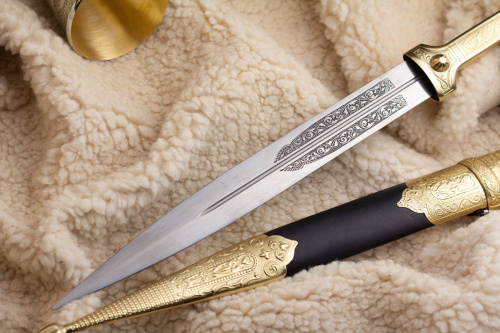 Кинжал сувенирный кожа/дерево/латунь Кизляр Кинжал сувенирный кожа/дерево/латунь Кизляр