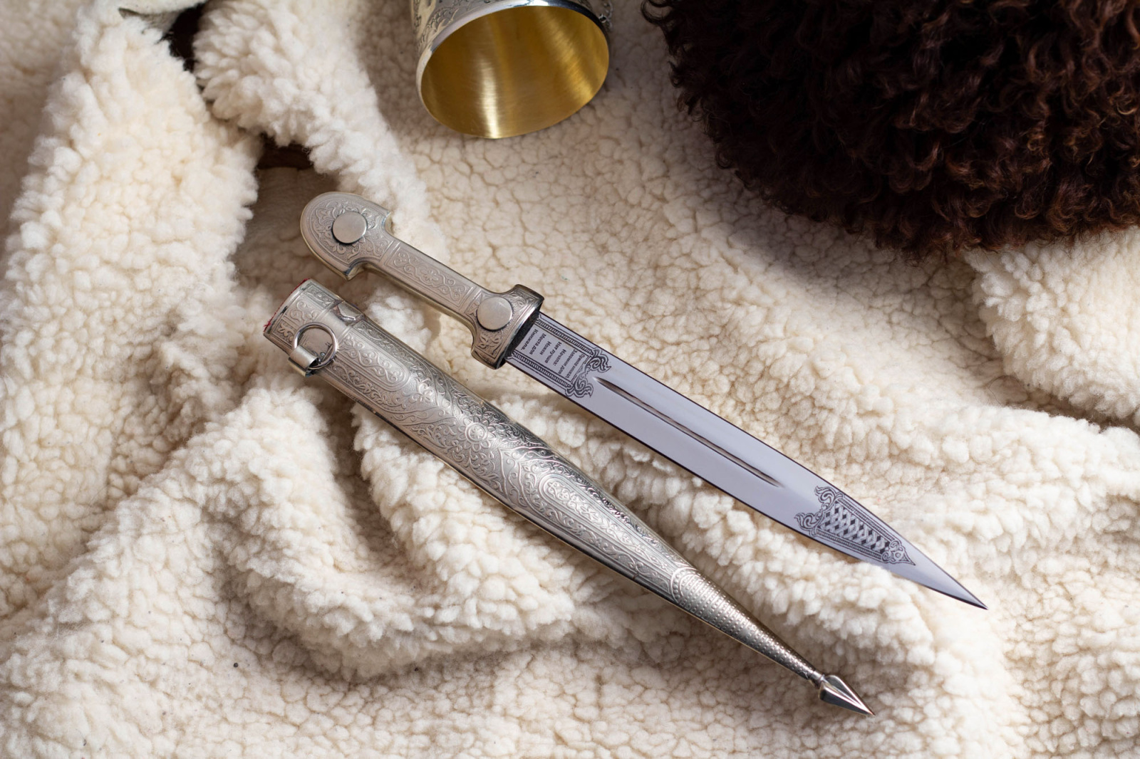 Кинжал джигит мельхиор крашенный