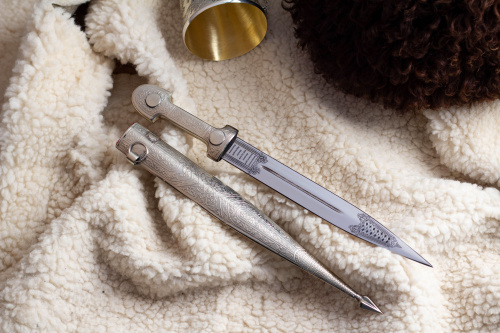 Кинжал джигит мельхиор крашенный