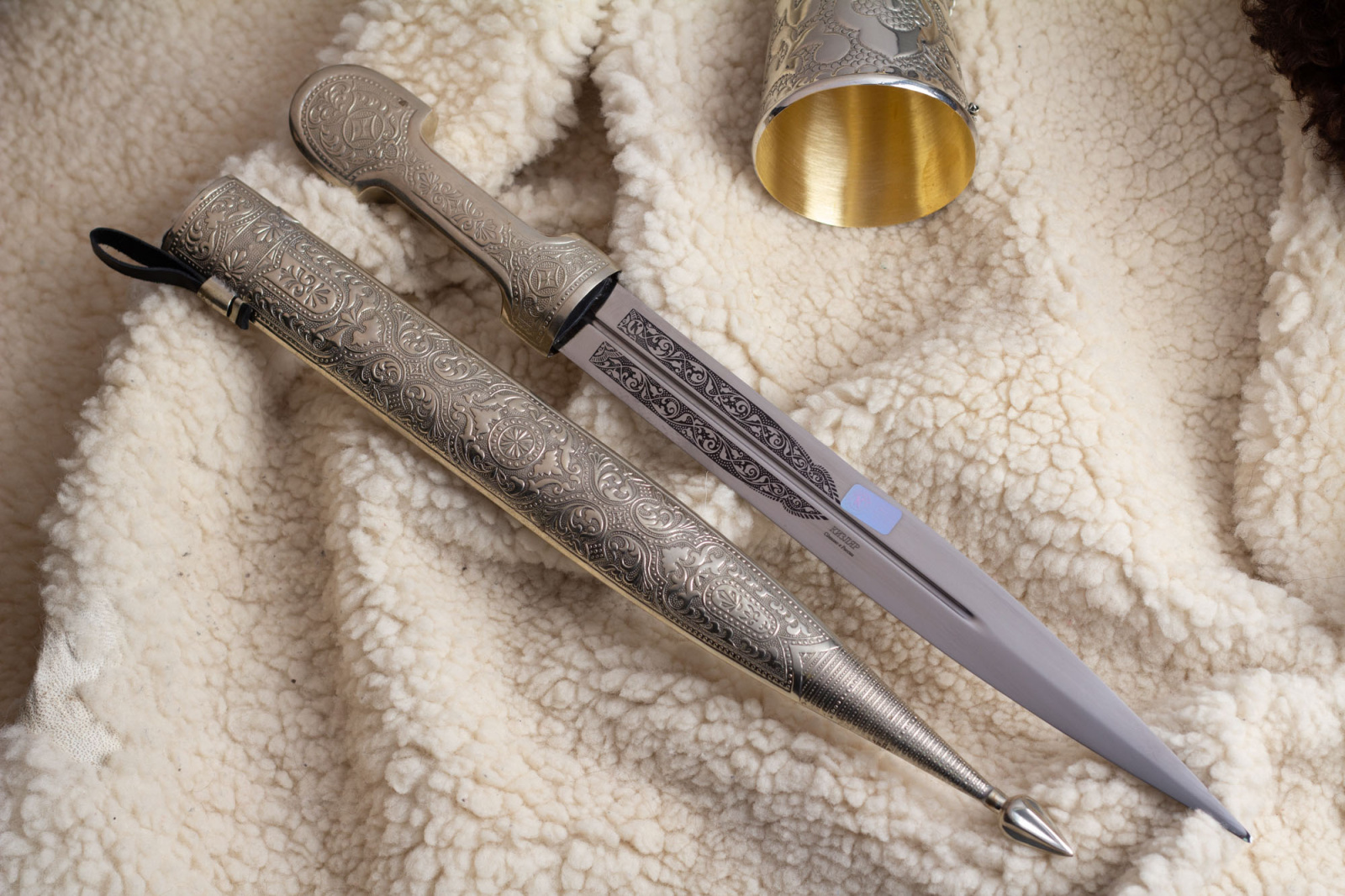 Кинжал сувенирный мельхиор