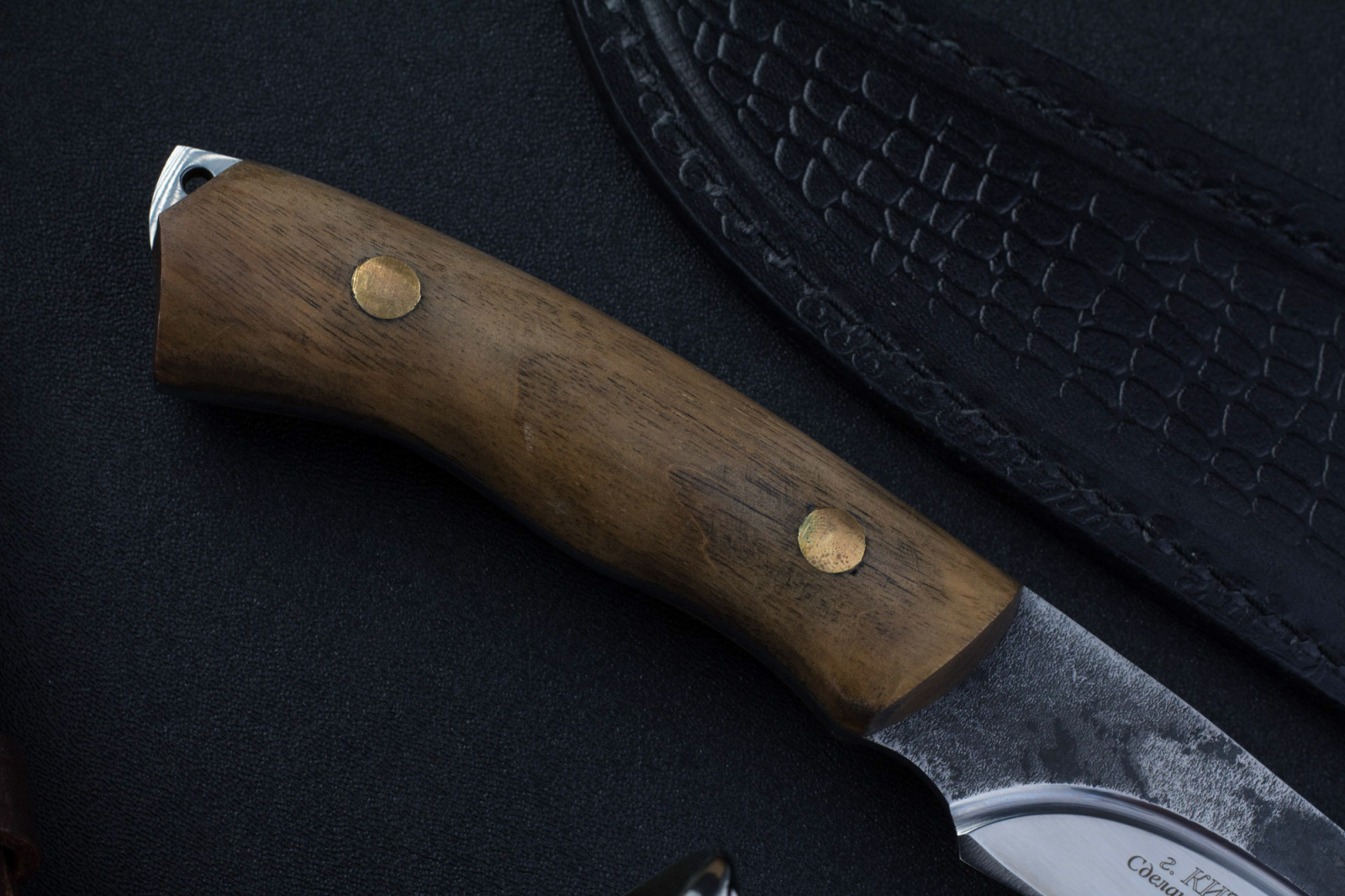 Нож Стриж Х12МФ орех клепанный Беркут Кизляр