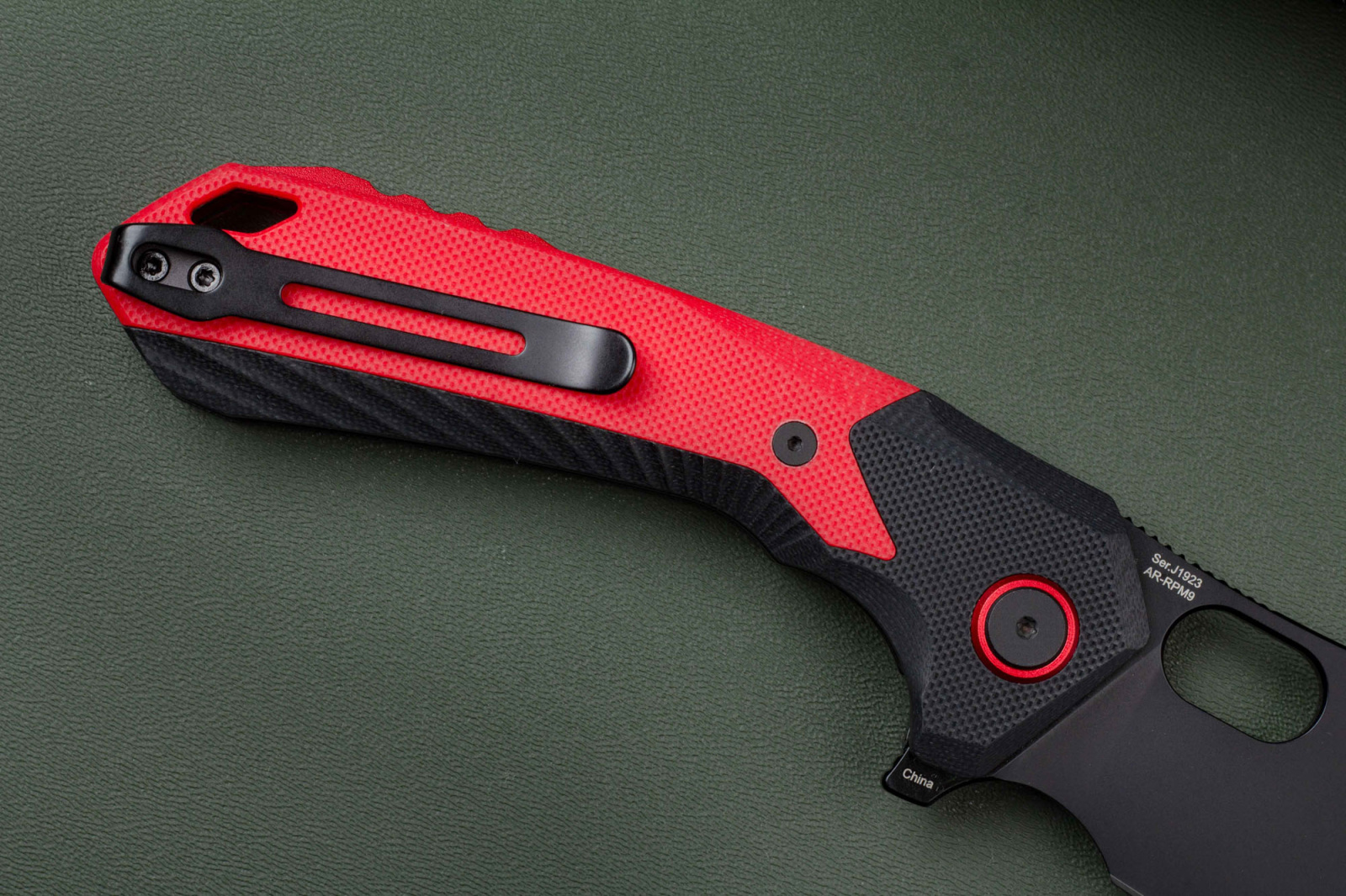 Складной нож CJRB Caldera PVD сталь AR-RPM9, рукоять Black/Red G10