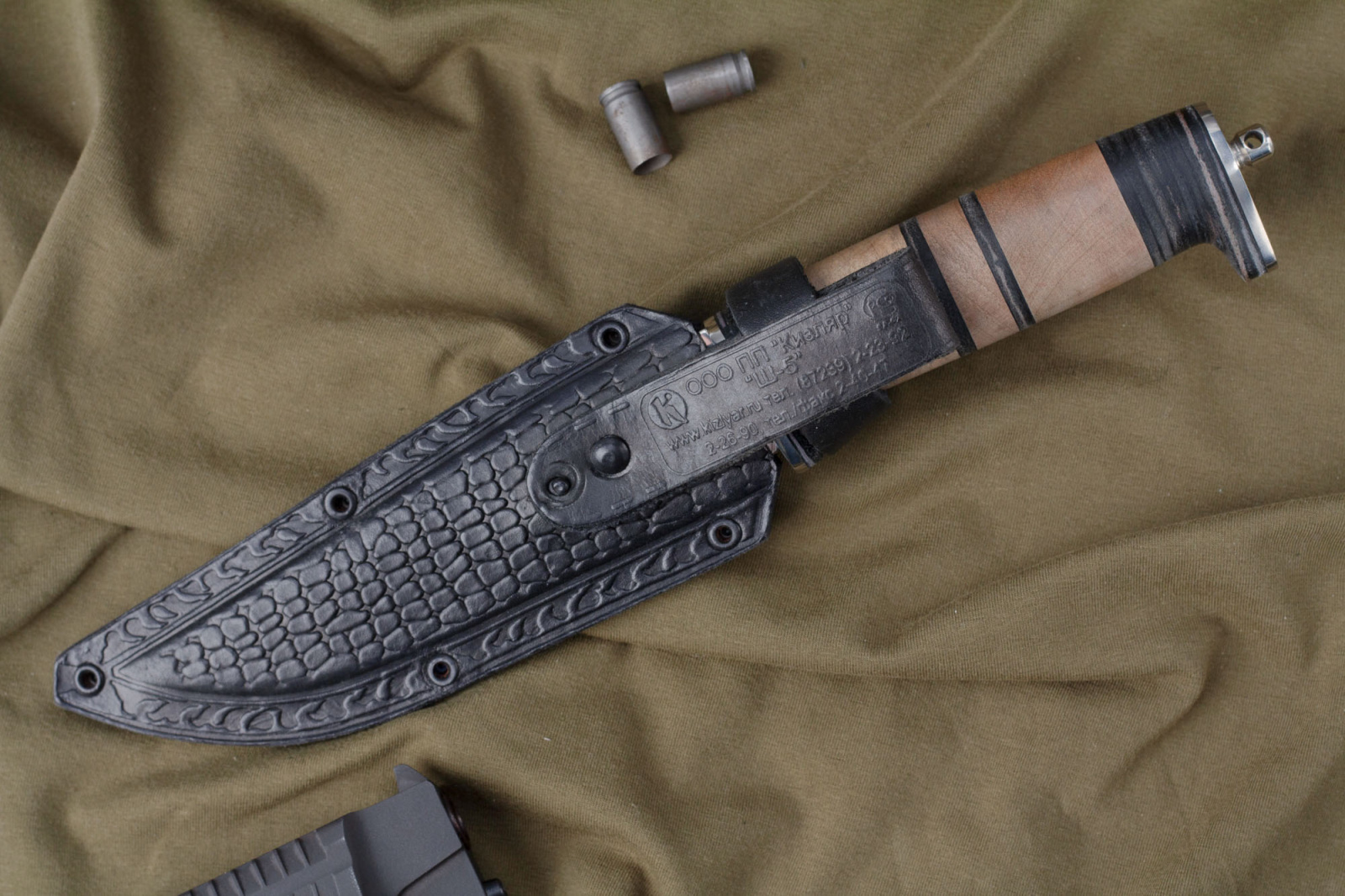 Нож Ш-5 Дерево/Кожа c символикой ОМОН Нож Ш-5 Дерево/Кожа c символикой ОМОН