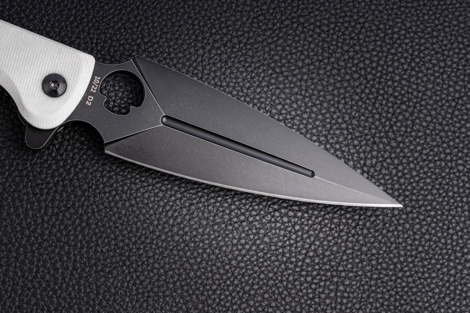 Складной нож Daggerr arrow Flipper Stormtrooper сталь D2, рукоять White G10