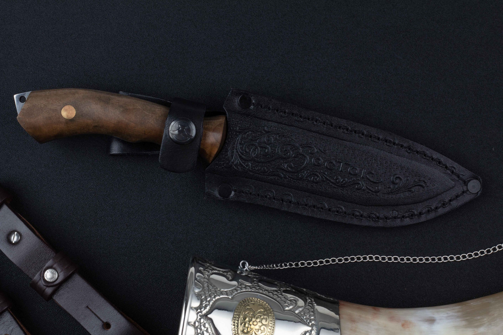 Нож Восток 65Х13 орех клепанный Беркут Кизляр