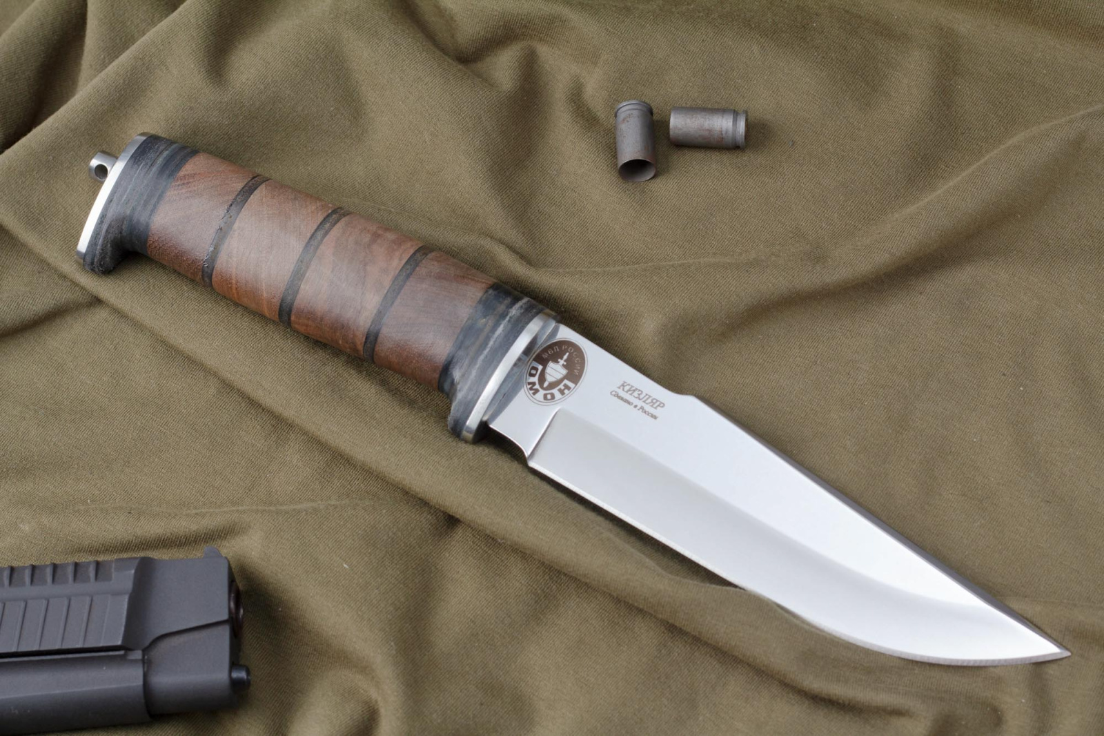 Нож Ш-5 Дерево/Кожа c символикой ОМОН Нож Ш-5 Дерево/Кожа c символикой ОМОН