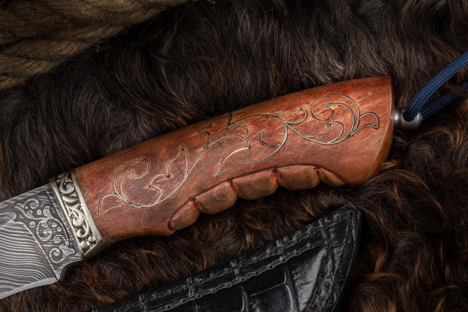 Нож Клык-2 насечка/дамаск Адамов