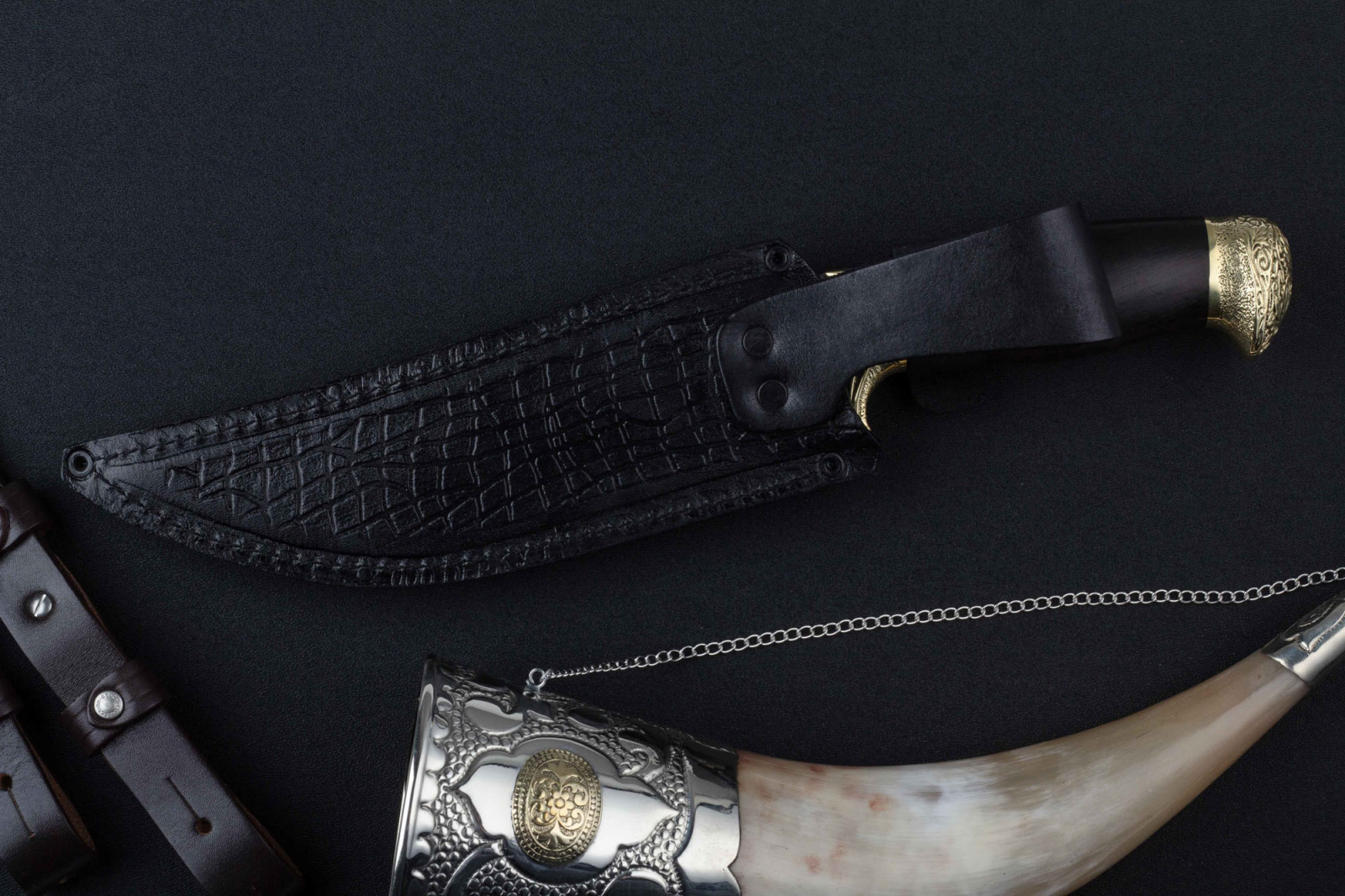 Нож Скорпион б.граб/латунь Беркут Кизляр